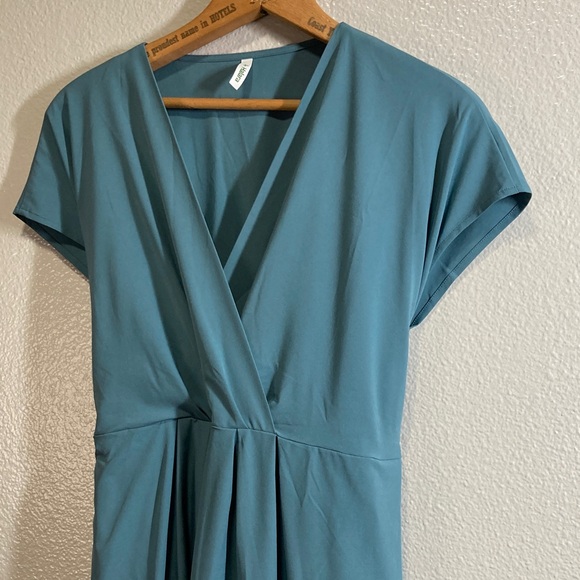 NWT HALARA Breezeful V neck Short Sleeve Pockets Tie Back Travel Midi Dress Sz M - Picture 7 of 11
